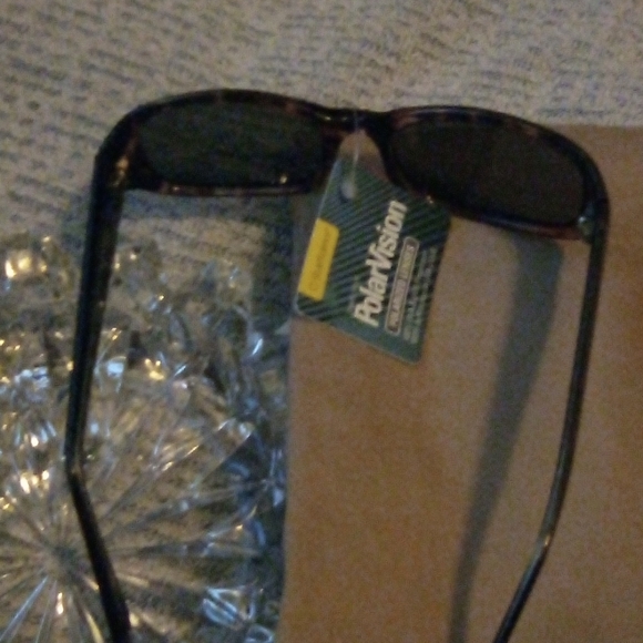 Ladies Polar Vision Shades - Picture 2 of 4